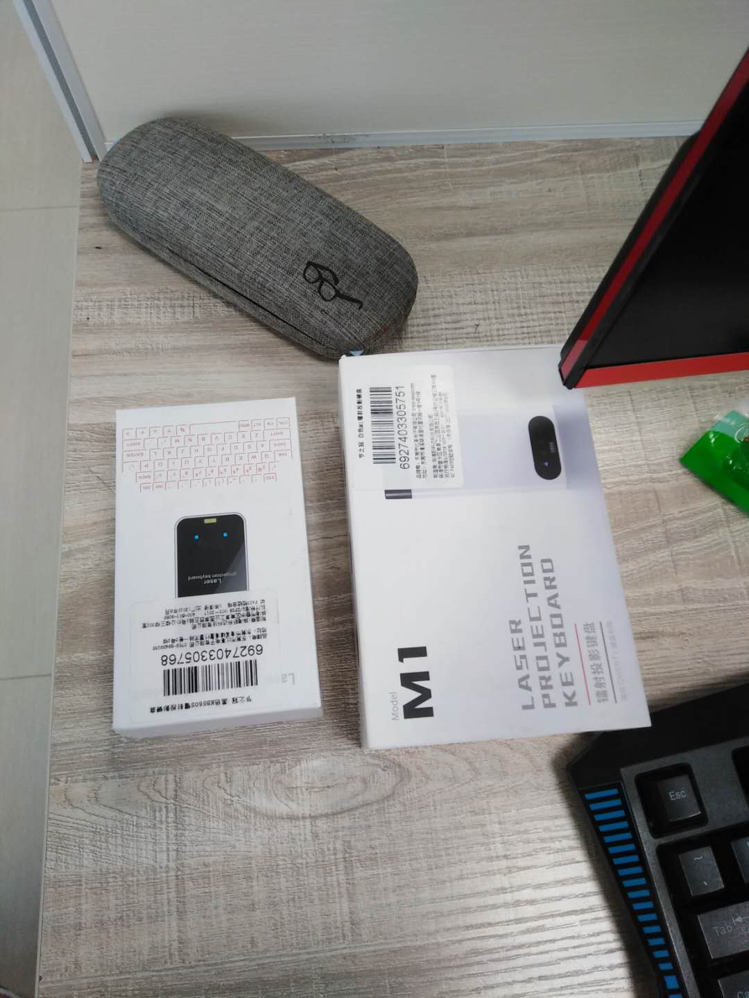 LEING FST Tastiera laser virtuale Bluetooth Wireless Proiettore Tastiera per telefono per computer portatile con funzione mouse